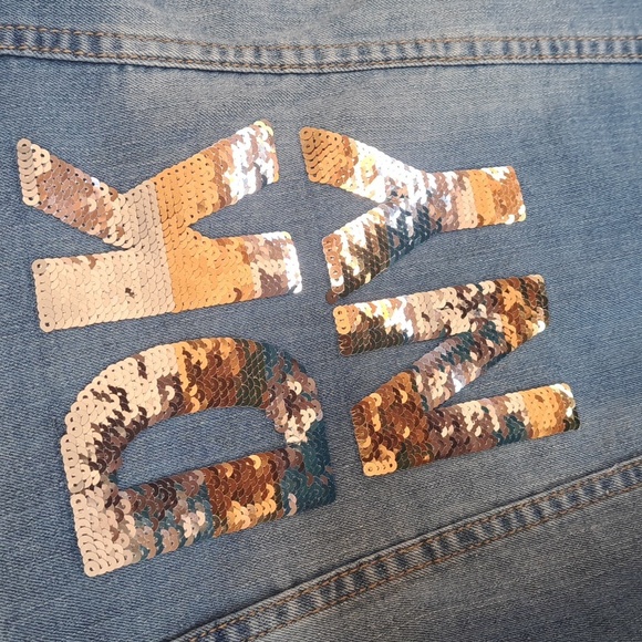 DKNY Girls Denim Jean Jacket Gold Sequin Heart Logo Y2k Stretch Comfy - Picture 6 of 11